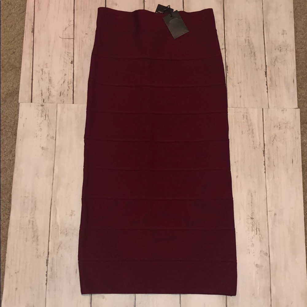 CRANBERRY BCBGMAXAZRIA BANDAGE SKIRT